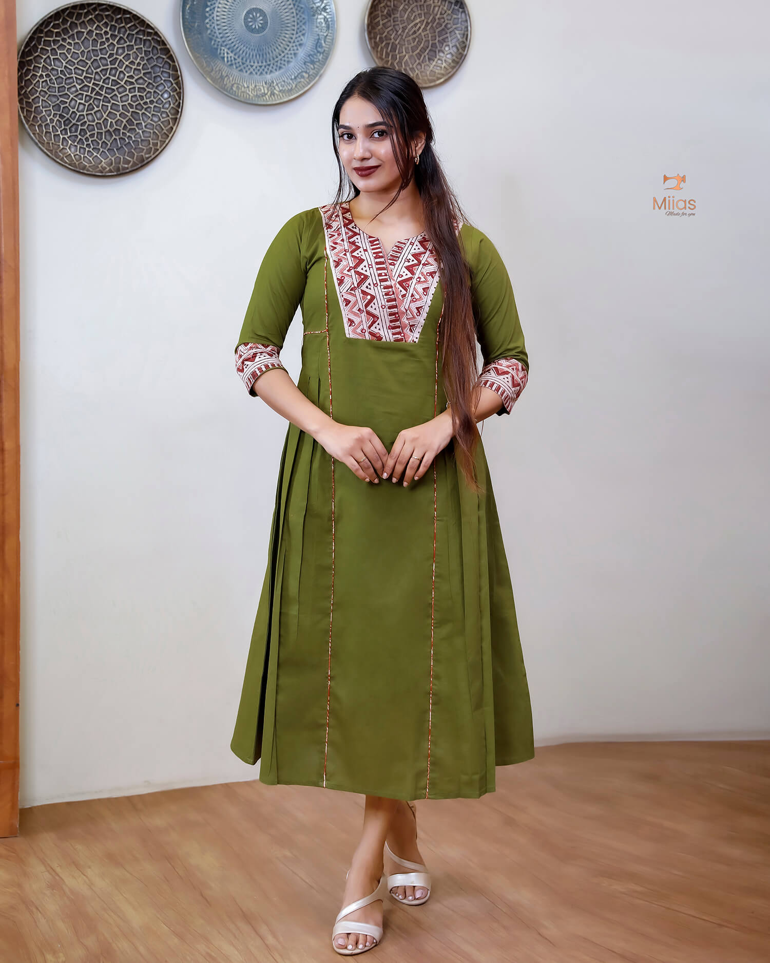 Cotton Kurti: Kalamkari & Mirror Work Printed Elegance-Mehendi Green.