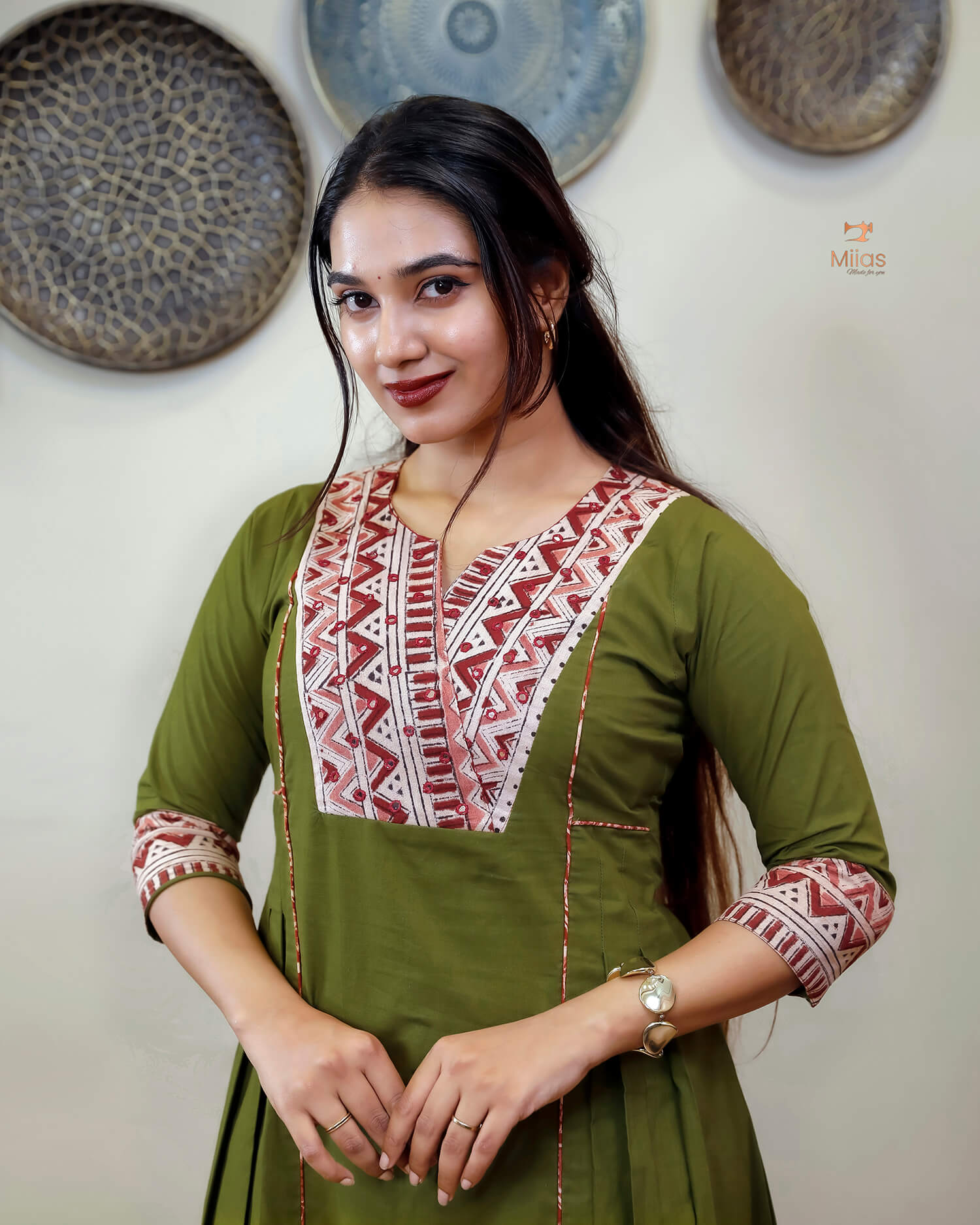 Cotton Kurti: Kalamkari & Mirror Work Printed Elegance-Mehendi Green.