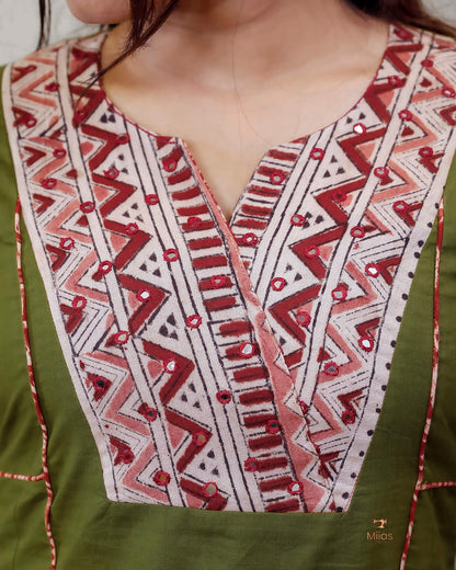Cotton Kurti: Kalamkari & Mirror Work Printed Elegance-Mehendi Green.