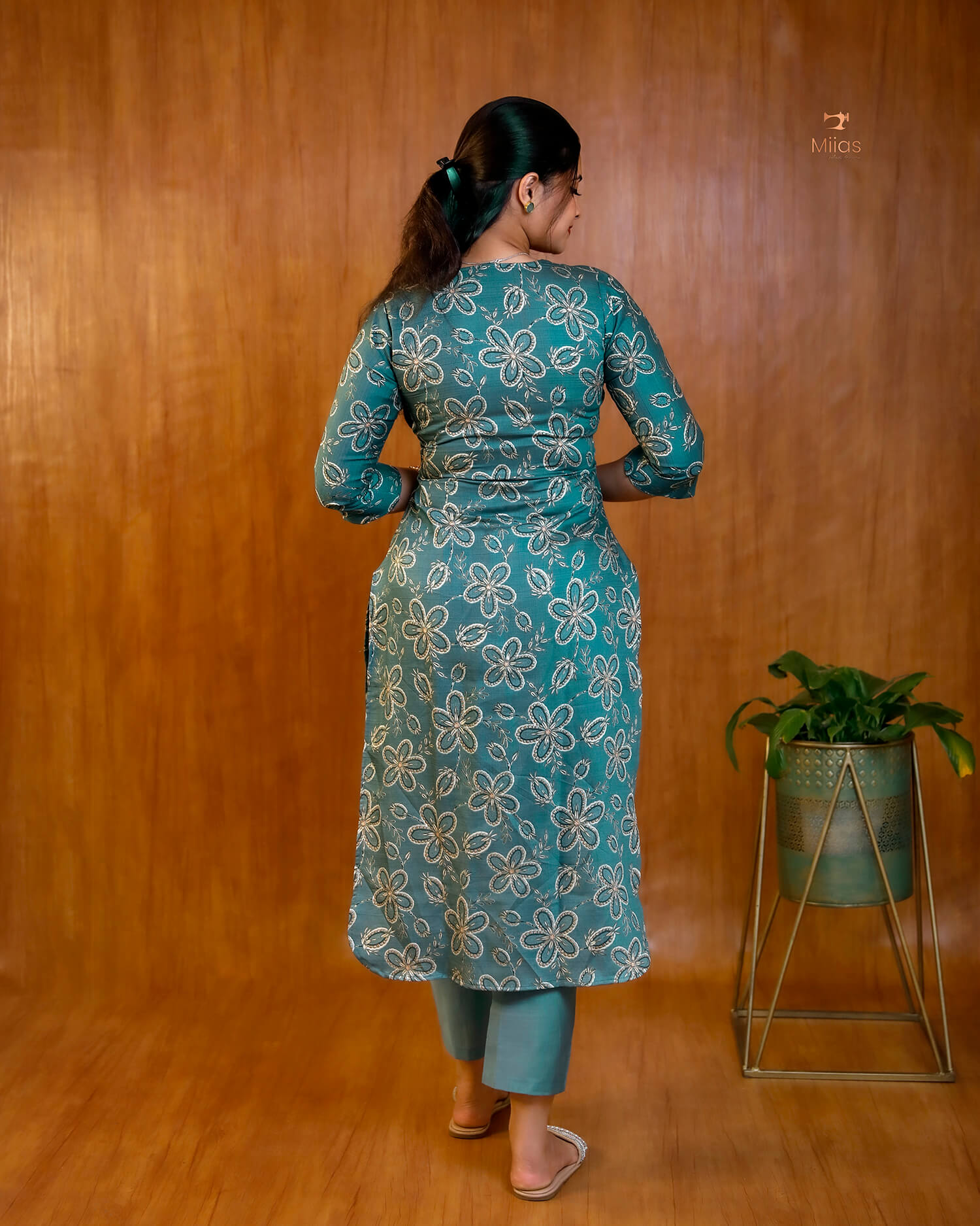 Trendy Vatican Co-ord Set | Leaf Neck & Pocket