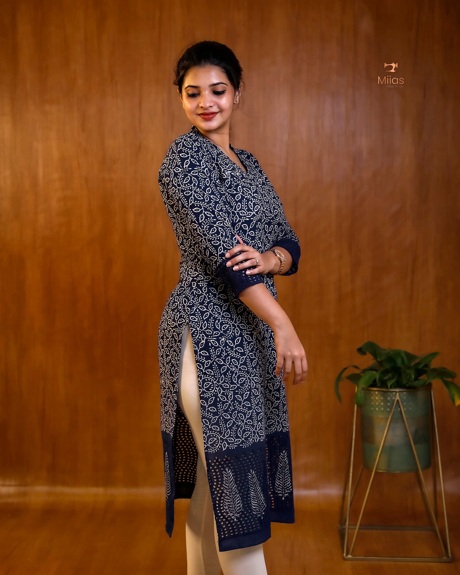 Hand Block-Printed Hakoba Kurti – Overlap Collar & Slit Design