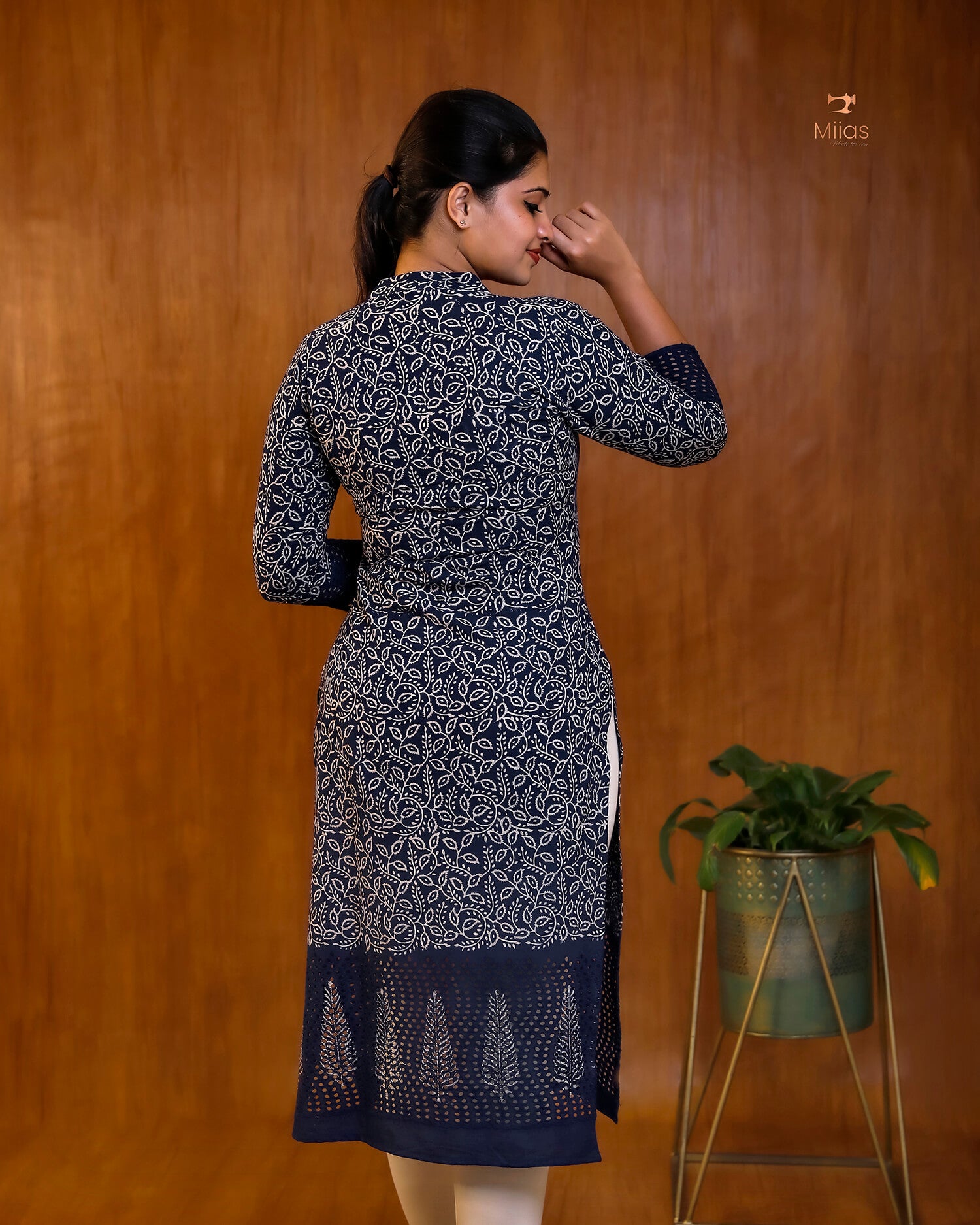 Hand Block-Printed Hakoba Kurti – Overlap Collar & Slit Design