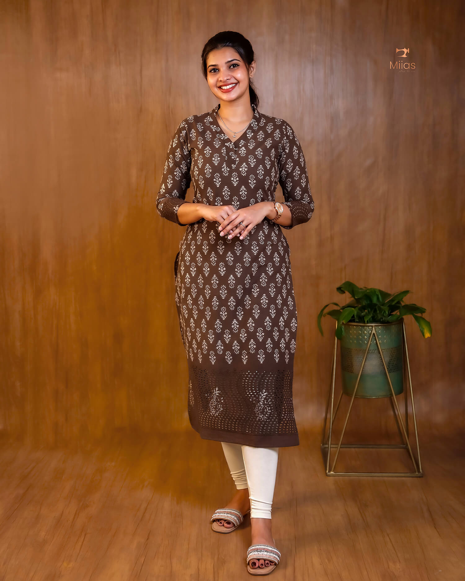 Hand Block-Printed Hakoba Kurti – Overlap Collar & Slit Design