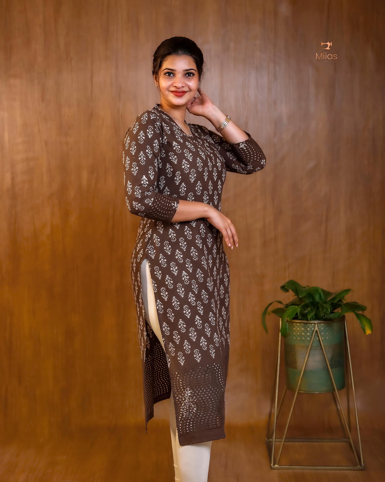 Hand Block-Printed Hakoba Kurti – Overlap Collar & Slit Design