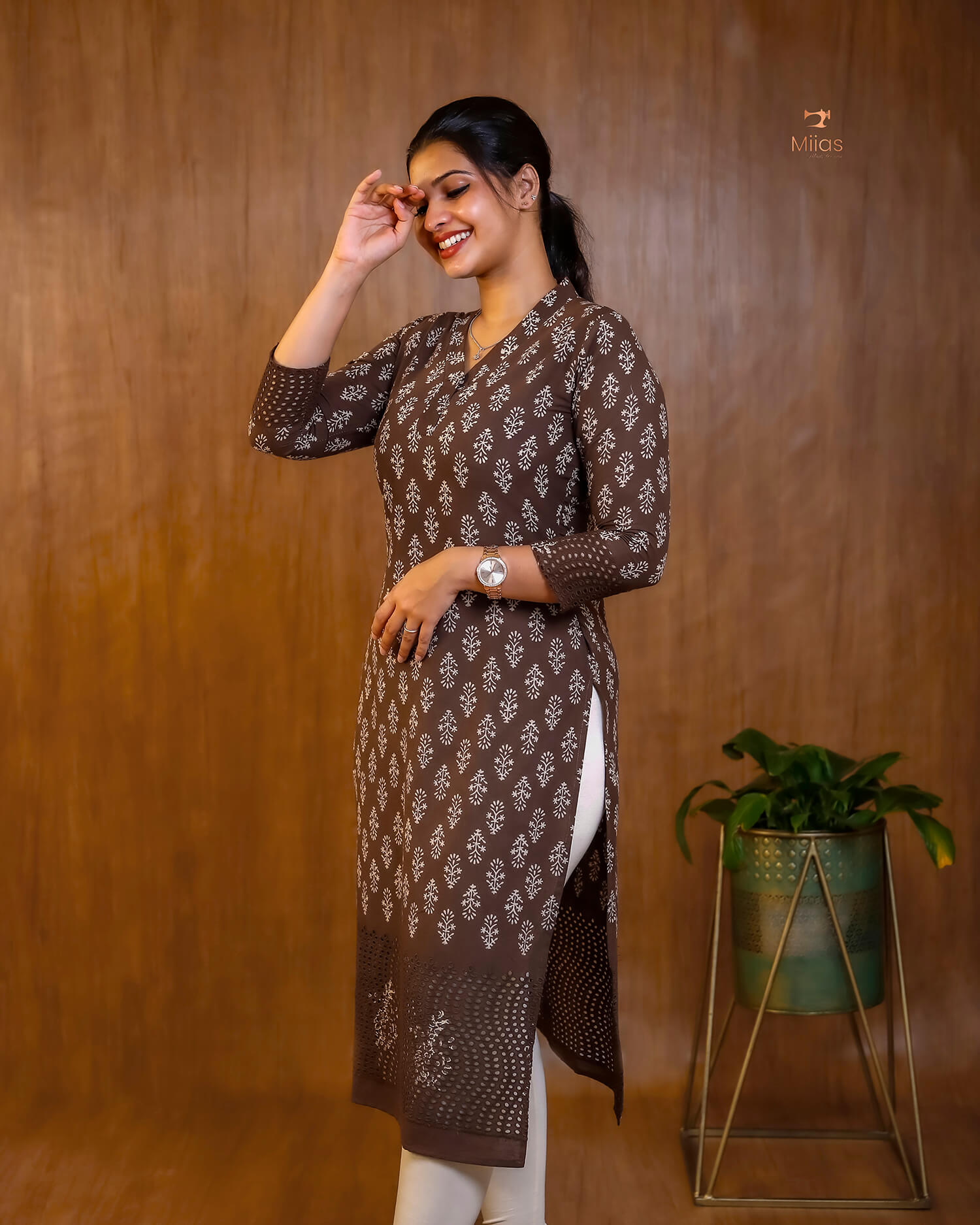 Hand Block-Printed Hakoba Kurti – Overlap Collar & Slit Design
