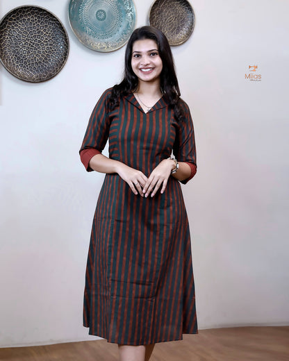 South Cotton Kurti w/ Folding Collar & Pockets.-Maroon & Green.