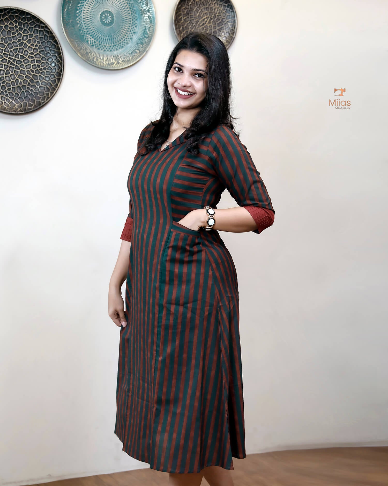 South Cotton Kurti w/ Folding Collar & Pockets.-Maroon & Green.