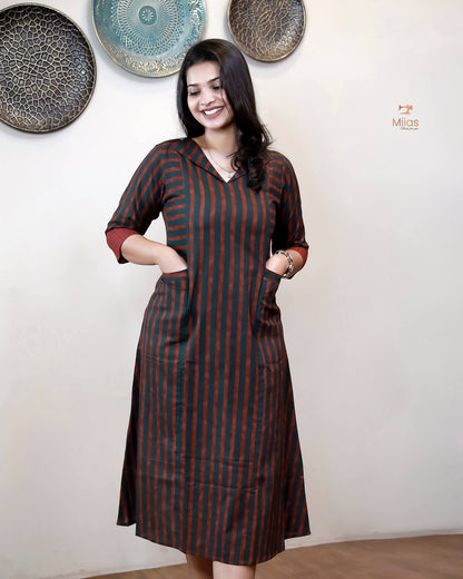 South Cotton Kurti w/ Folding Collar & Pockets.-Maroon & Green.