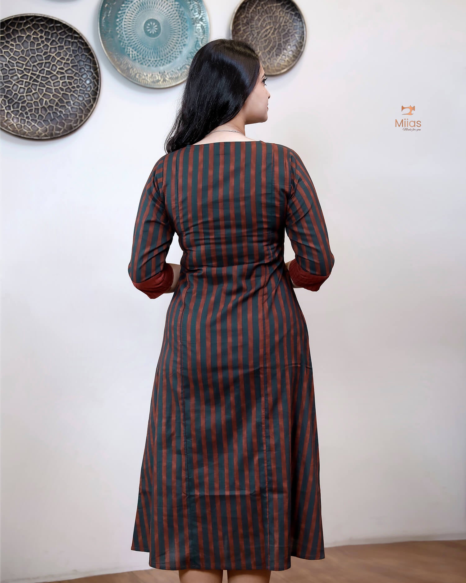 South Cotton Kurti w/ Folding Collar & Pockets.-Maroon & Green.