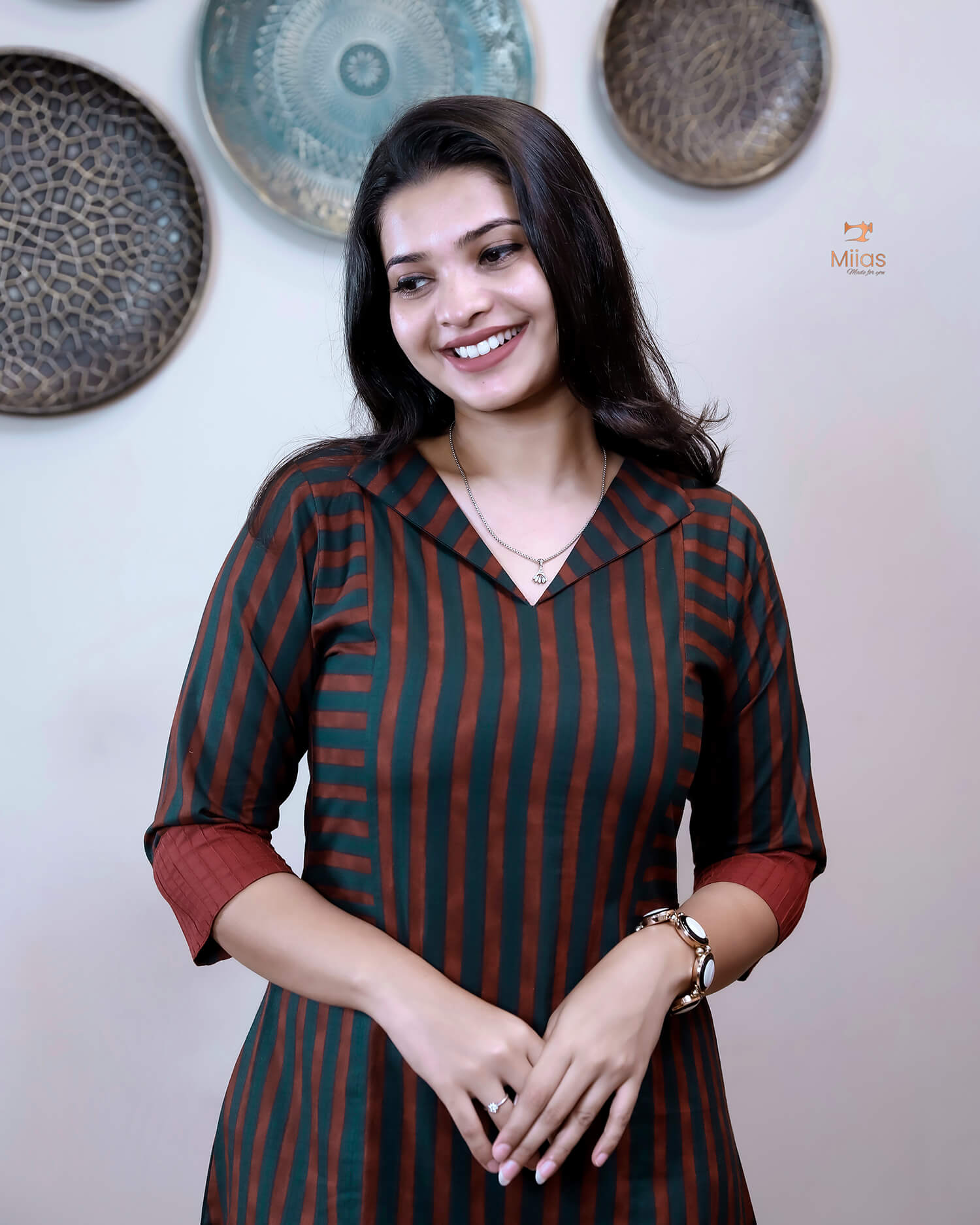 South Cotton Kurti w/ Folding Collar & Pockets.-Maroon & Green.