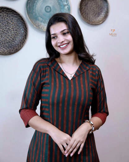South Cotton Kurti w/ Folding Collar & Pockets.-Maroon & Green.