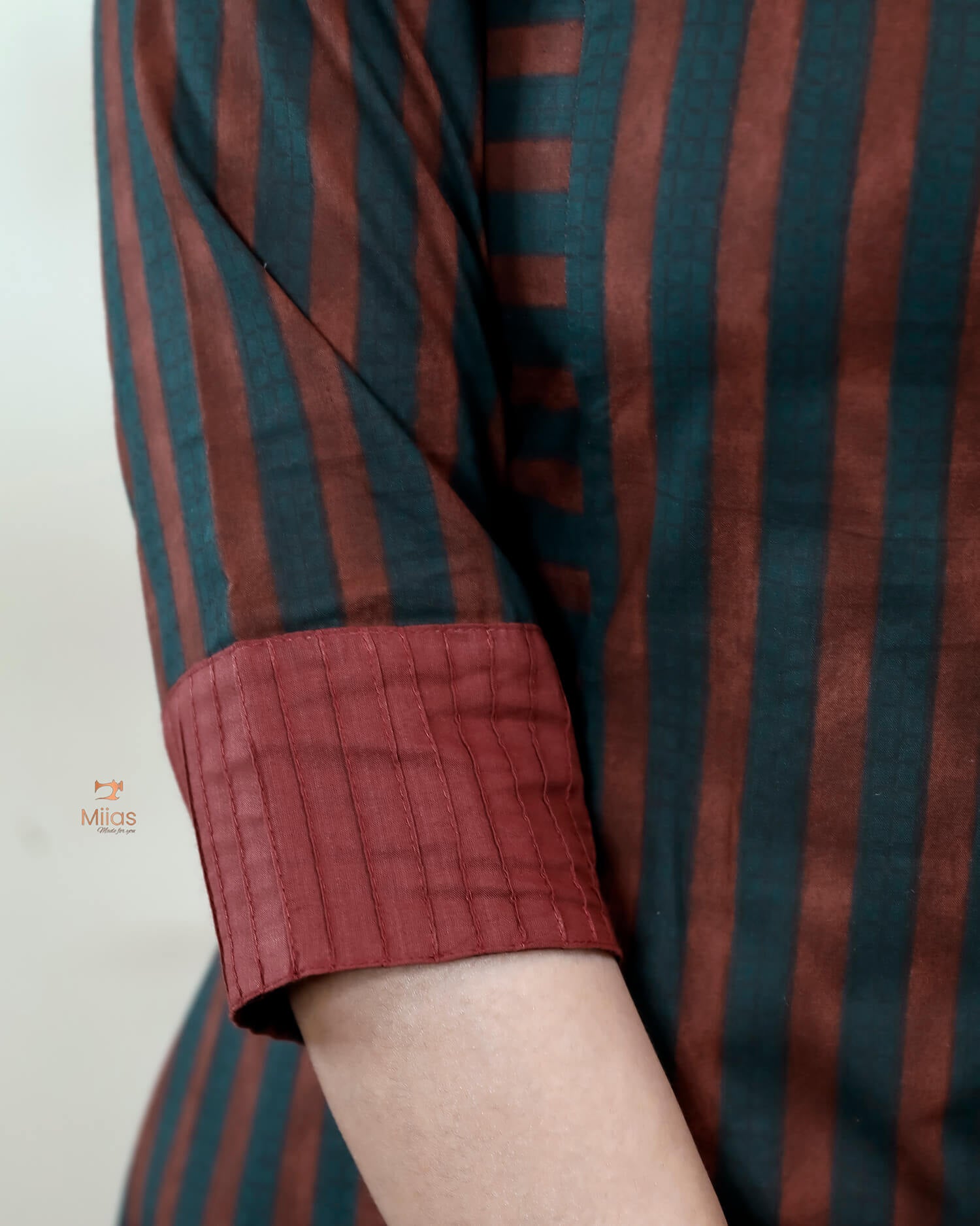 South Cotton Kurti w/ Folding Collar & Pockets.-Maroon & Green.