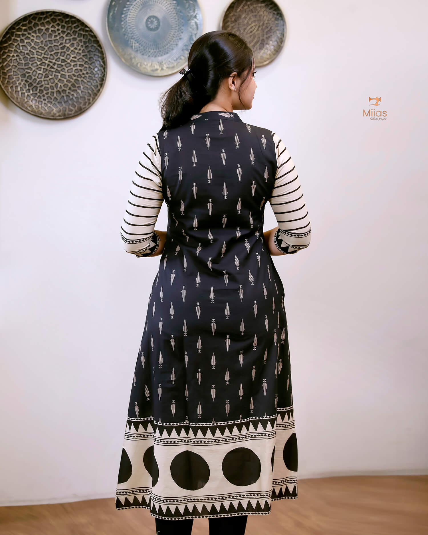 Cotton A-Line Pleated Kurti With Printed Border & Side Pocket-Black & Beige