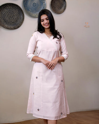 Chanderi Silk Kurti: Women's Embroidered Pastel V-Neck Lace-Pastel Peach.