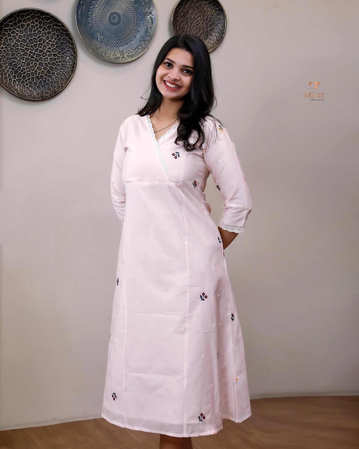 Chanderi Silk Kurti: Women's Embroidered Pastel V-Neck Lace-Pastel Peach.