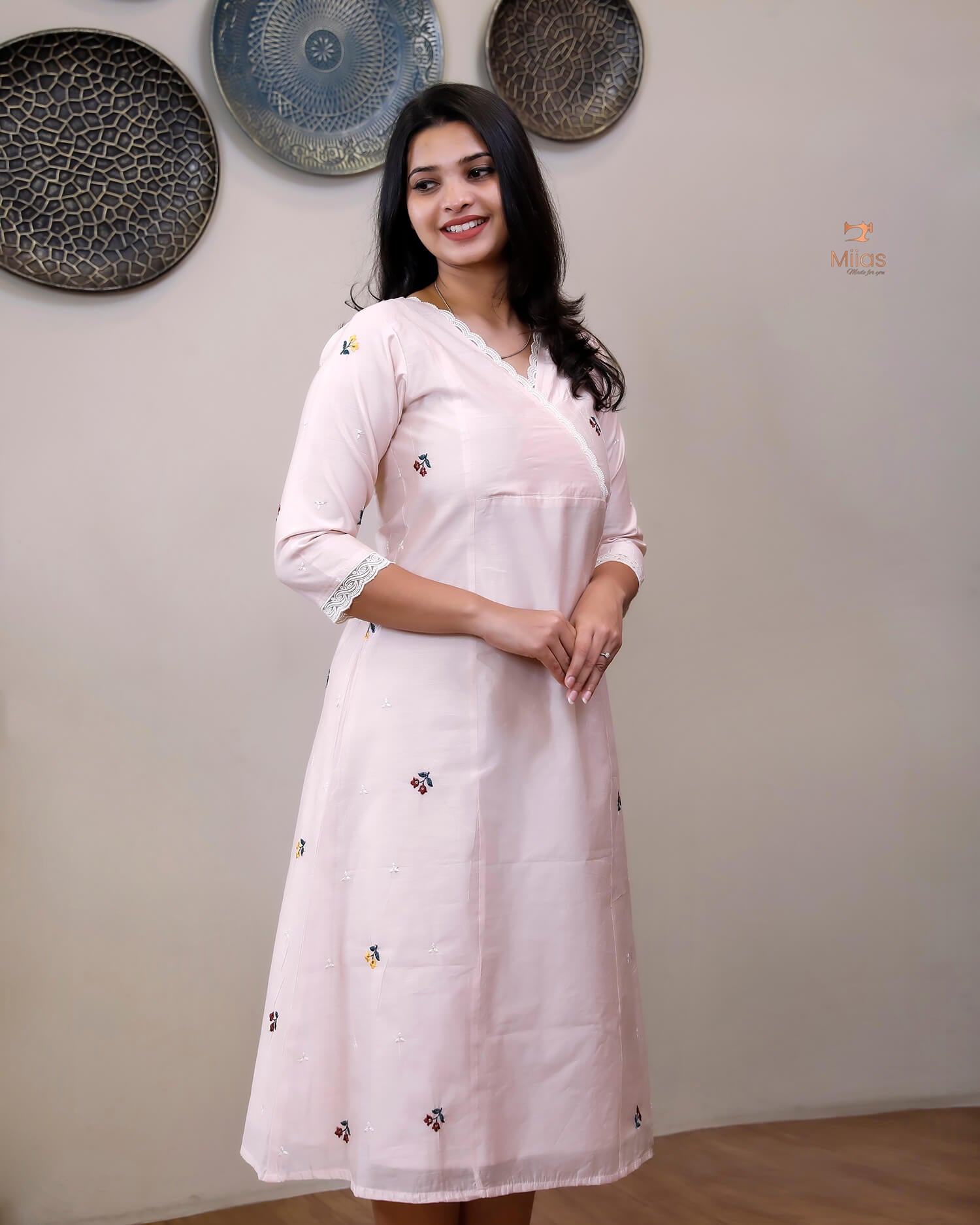 Chanderi Silk Kurti: Women's Embroidered Pastel V-Neck Lace-Pastel Peach.