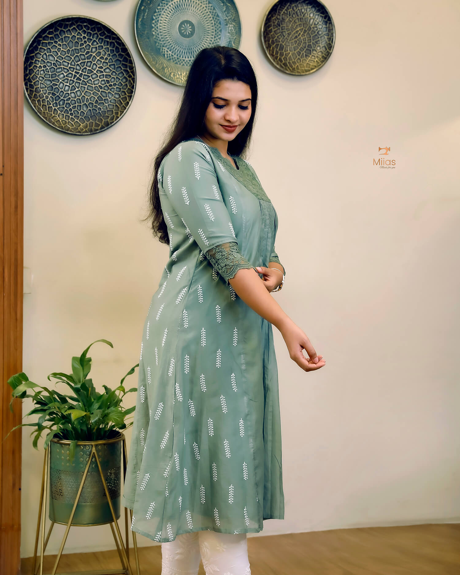 Mulchanderi Dress Kurti with Embroidered Panels