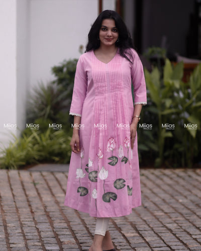 Mul Chanderi A-Line Kurti | Hand-Painted Lotus + Dupatta | Pink