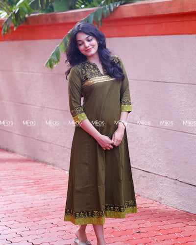 Cotton 5-Panel Kurti | Beaded Mirror Yoke + 2-Tone Border | Olive Green
