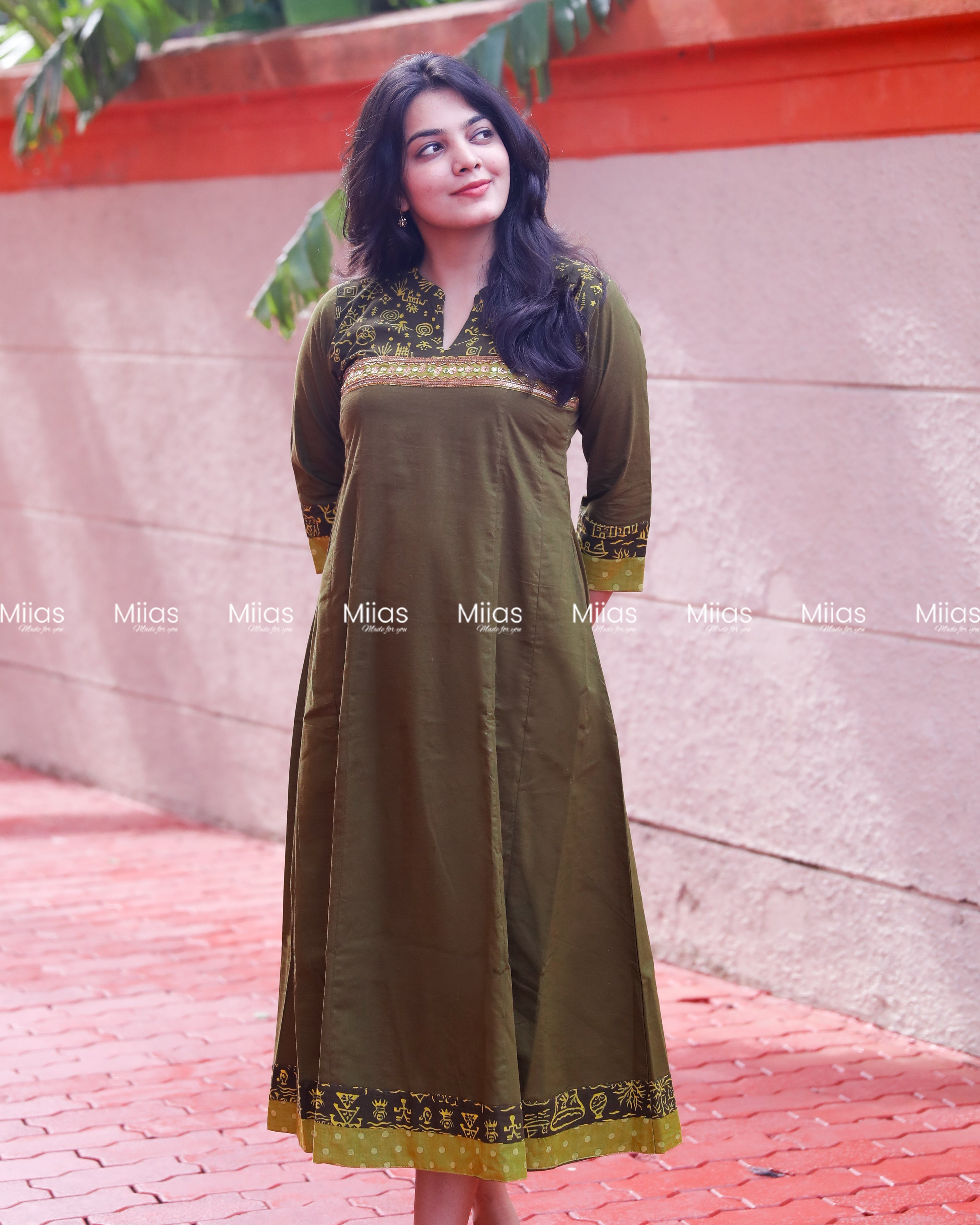 Cotton 5-Panel Kurti | Beaded Mirror Yoke + 2-Tone Border | Olive Green
