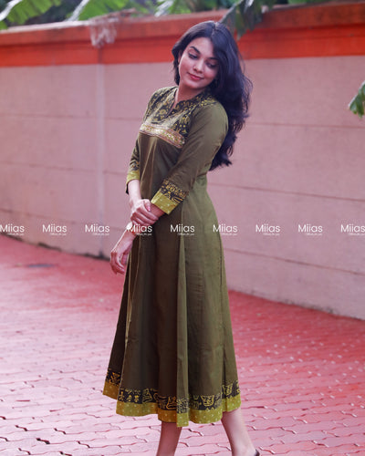 Cotton 5-Panel Kurti | Beaded Mirror Yoke + 2-Tone Border | Olive Green