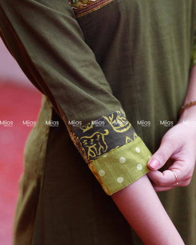 Cotton 5-Panel Kurti | Beaded Mirror Yoke + 2-Tone Border | Olive Green