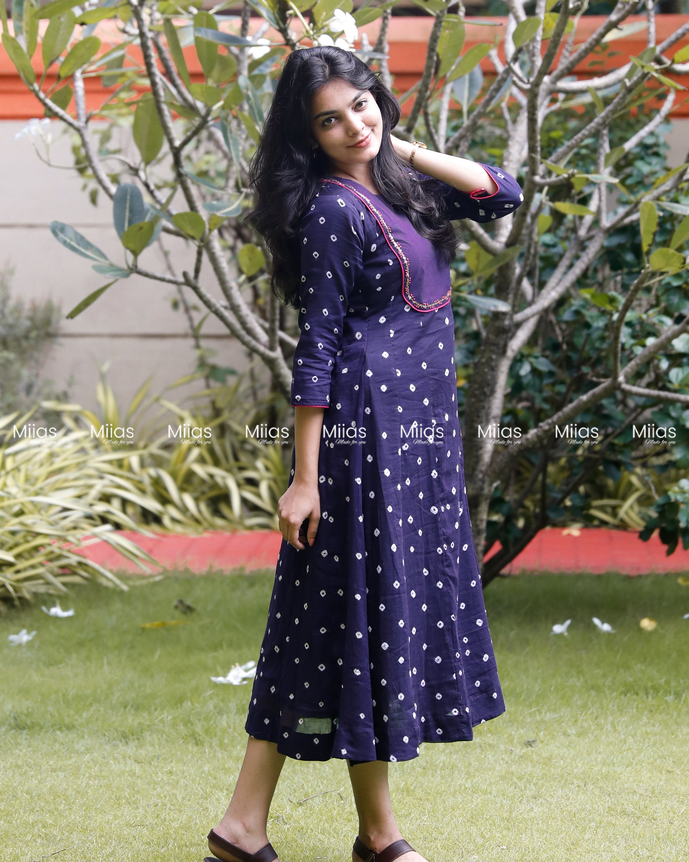 Mul Cotton Bandhani Kurti | Embroidered Yoke + Piping | Deep Bluish Violet