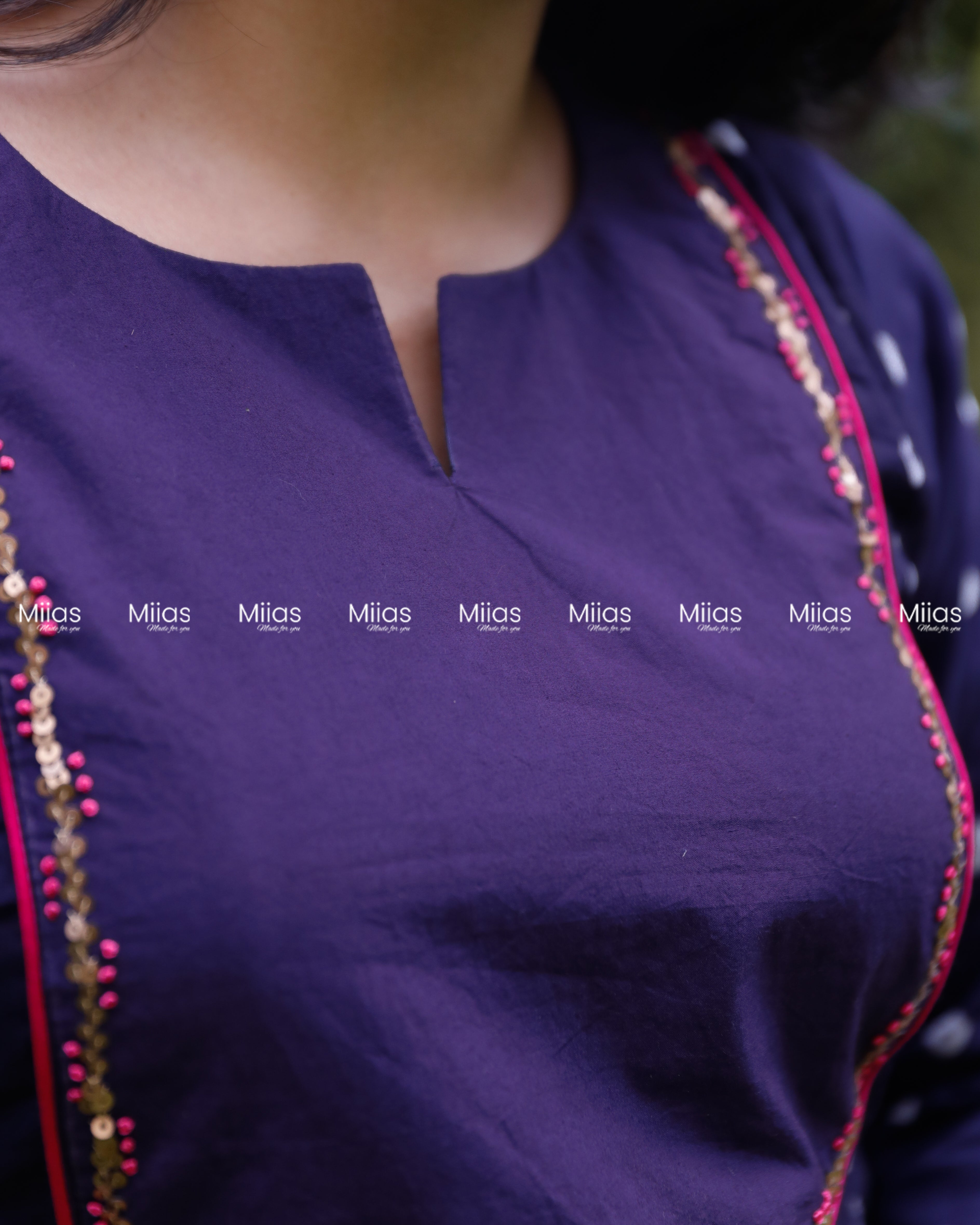 Mul Cotton Bandhani Kurti | Embroidered Yoke + Piping | Deep Bluish Violet