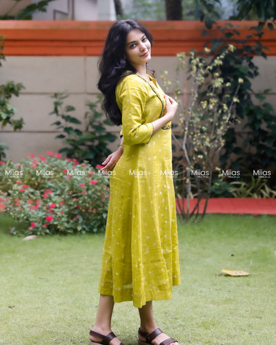 Mul Cotton Bandhani Kurti | Embroidered Yoke + Piping | Yellow