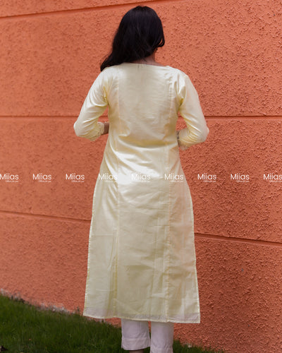 Mul Chanderi Slit Kurti | Zari 3-Panel + Lace Detail | Lemon Yellow