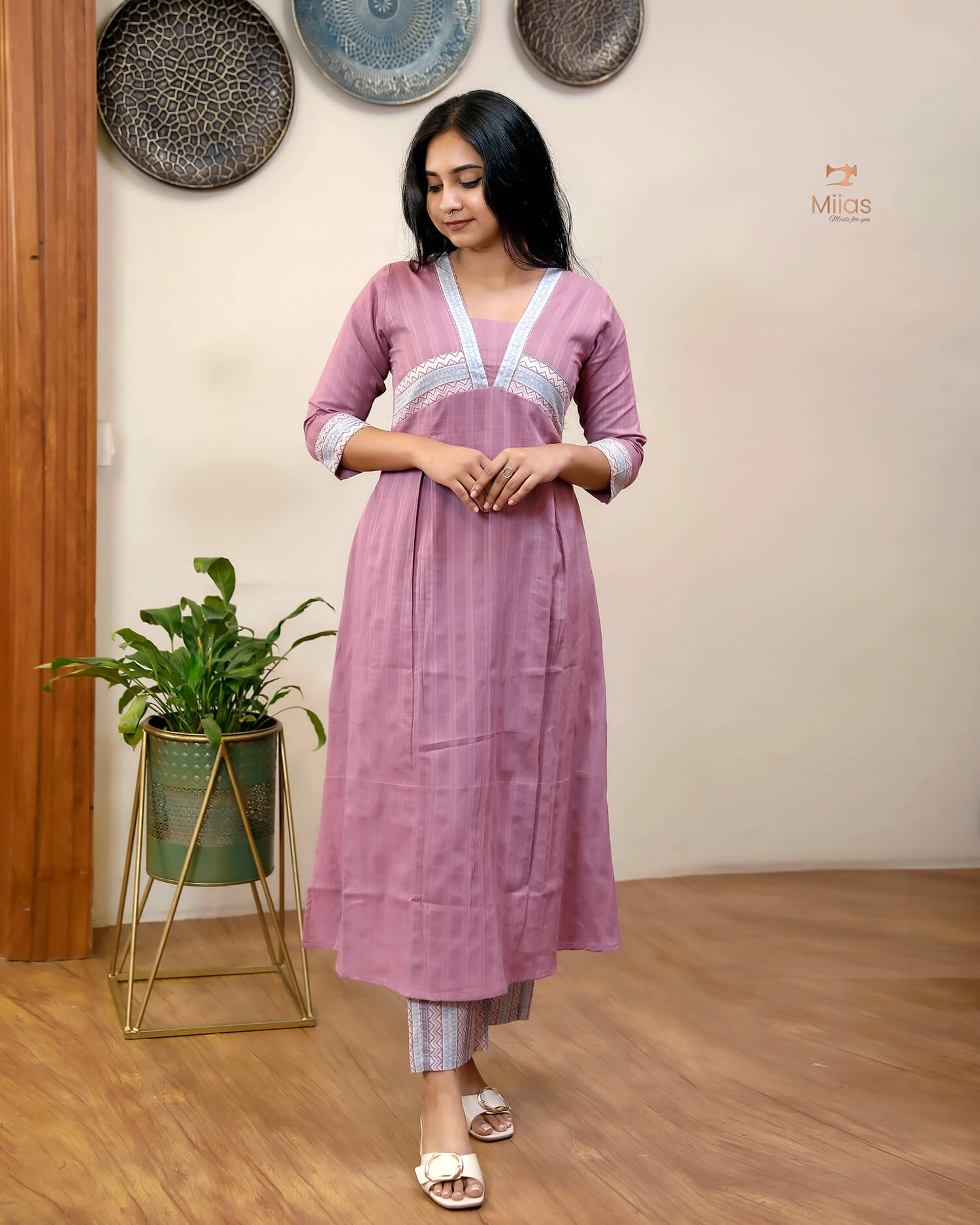 Cotton Co-ord Set: V-Neck Kurti & Printed Bottom