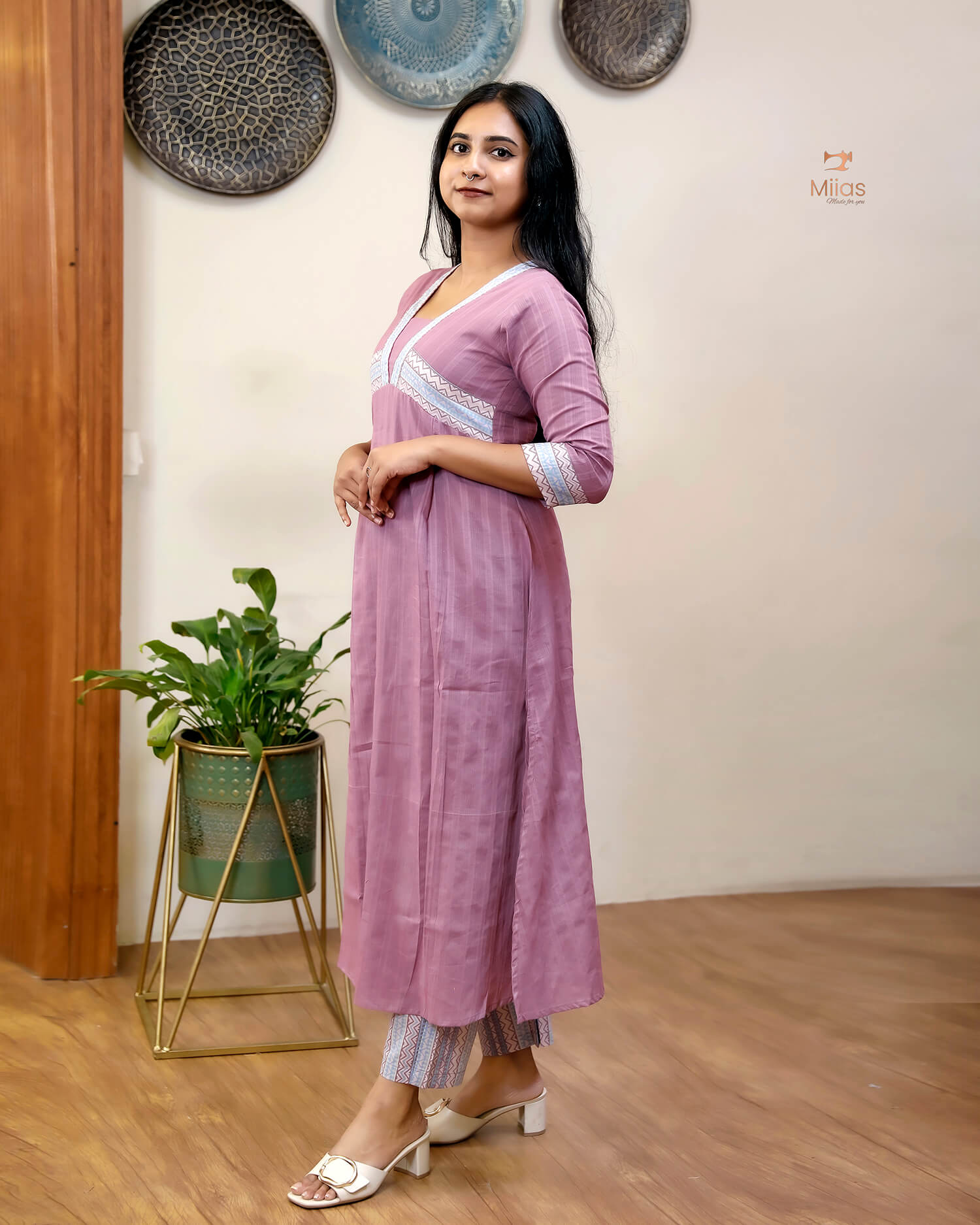Cotton Co-ord Set: V-Neck Kurti & Printed Bottom
