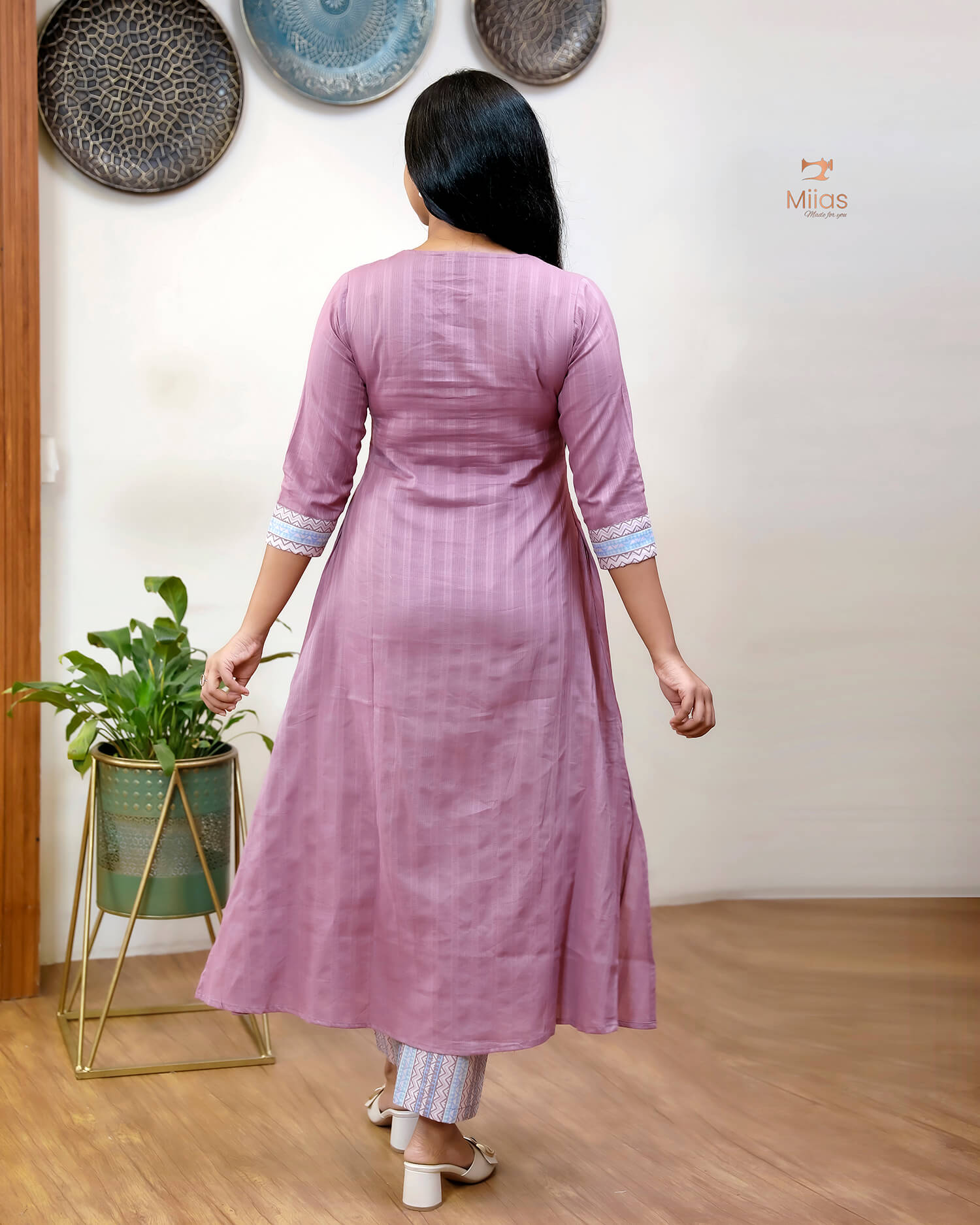 Cotton Co-ord Set: V-Neck Kurti & Printed Bottom