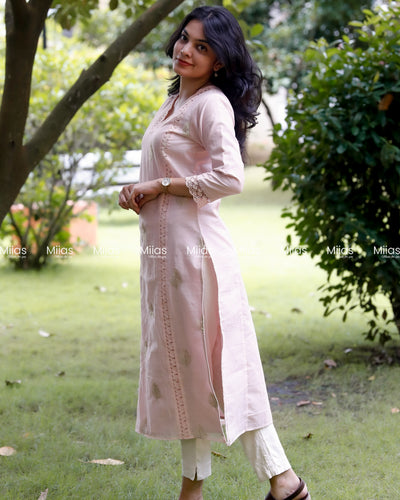 Mul Chanderi Slit Kurti | Zari 3-Panel + Lace Detail | Pastel Pink