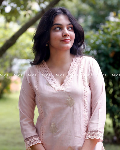 Mul Chanderi Slit Kurti | Zari 3-Panel + Lace Detail | Pastel Pink