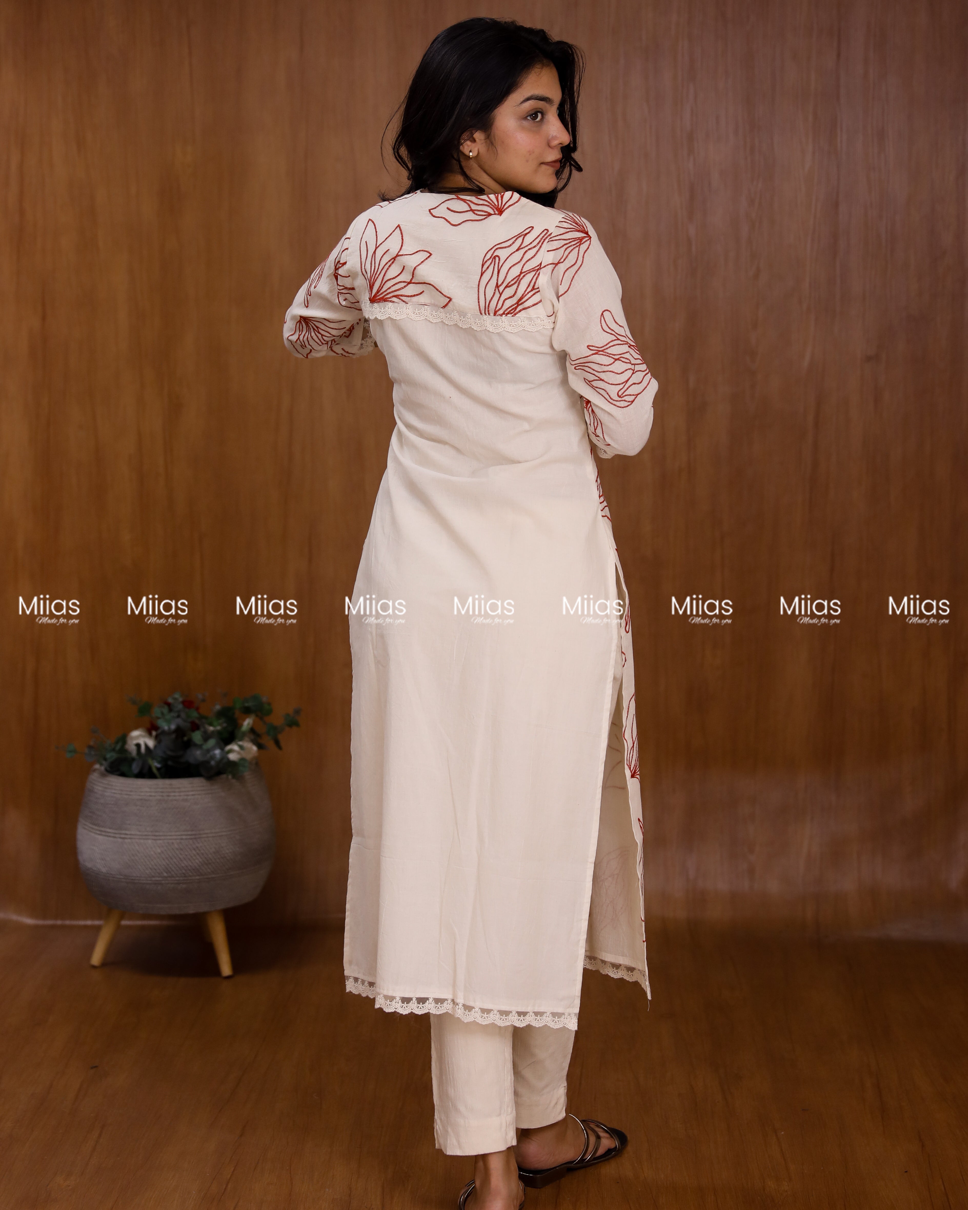 Kora Cotton Slit Kurti | Threadwork + Lining | Off White with Red