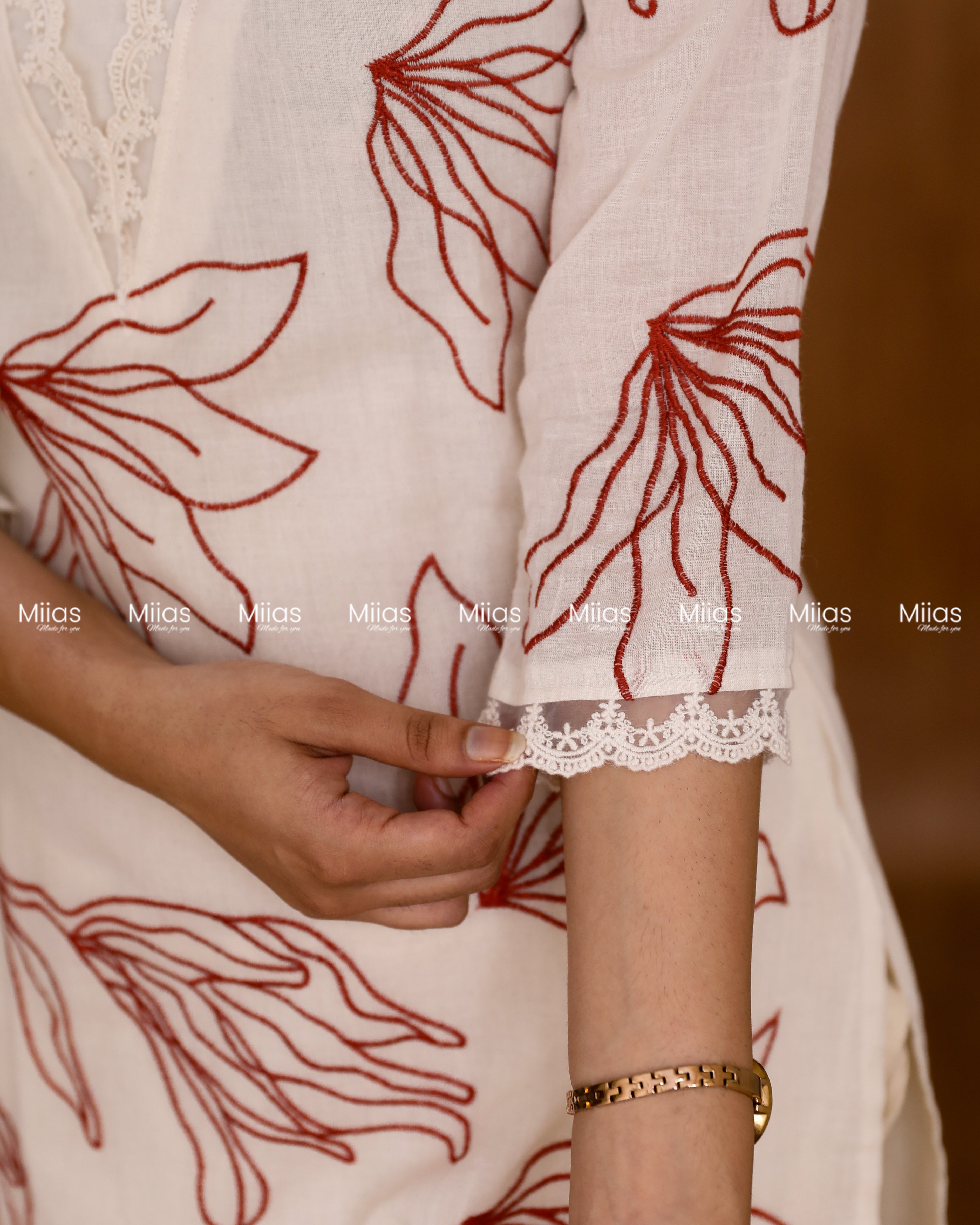 Kora Cotton Slit Kurti | Threadwork + Lining | Off White with Red