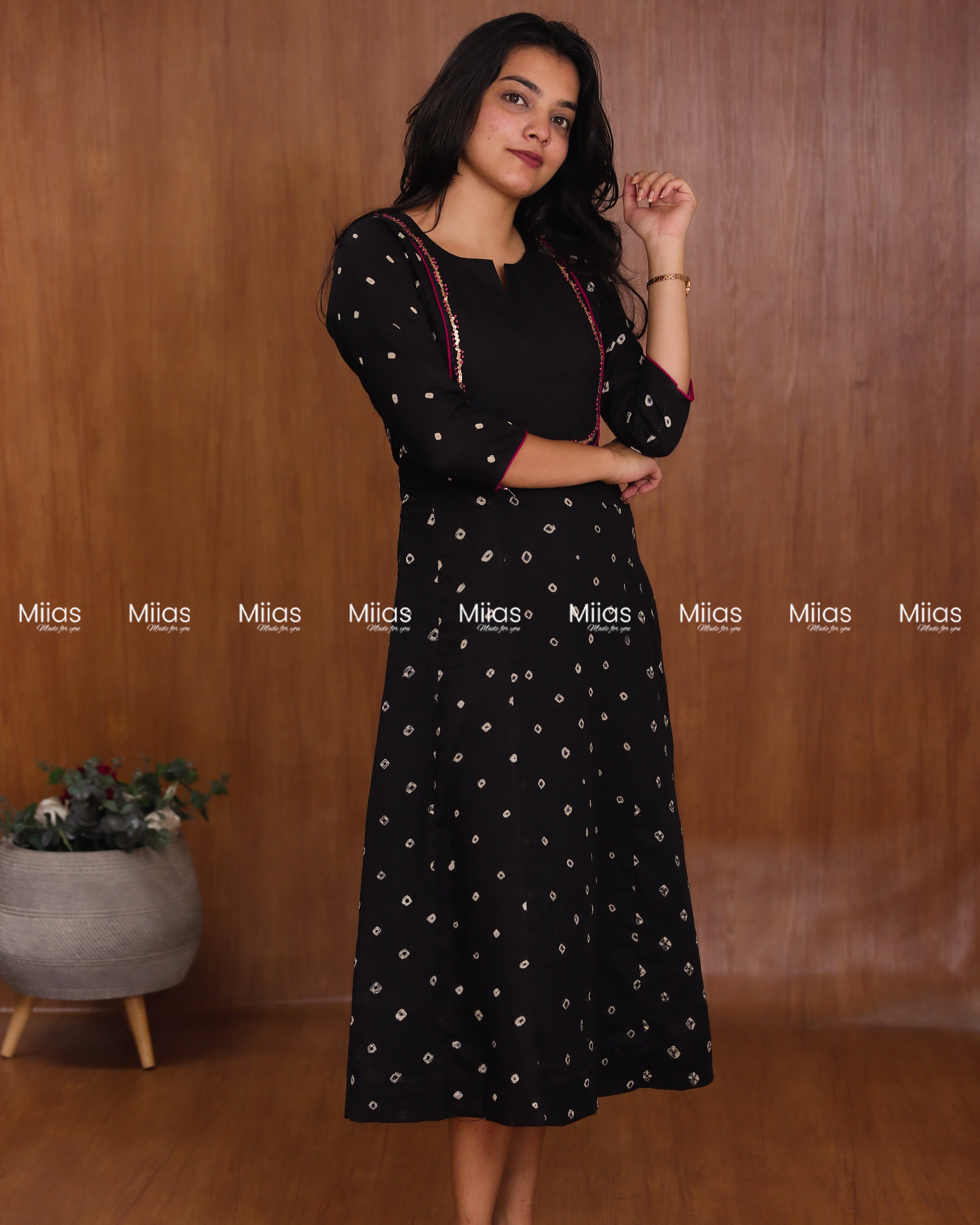 Mul Cotton Bandhani Kurti | Embroidered Yoke + Piping | Black