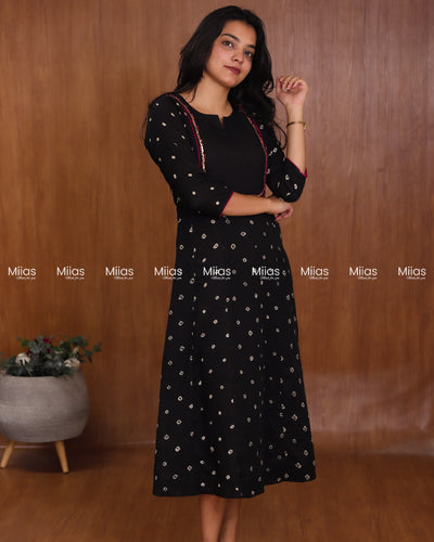 Mul Cotton Bandhani Kurti | Embroidered Yoke + Piping | Black
