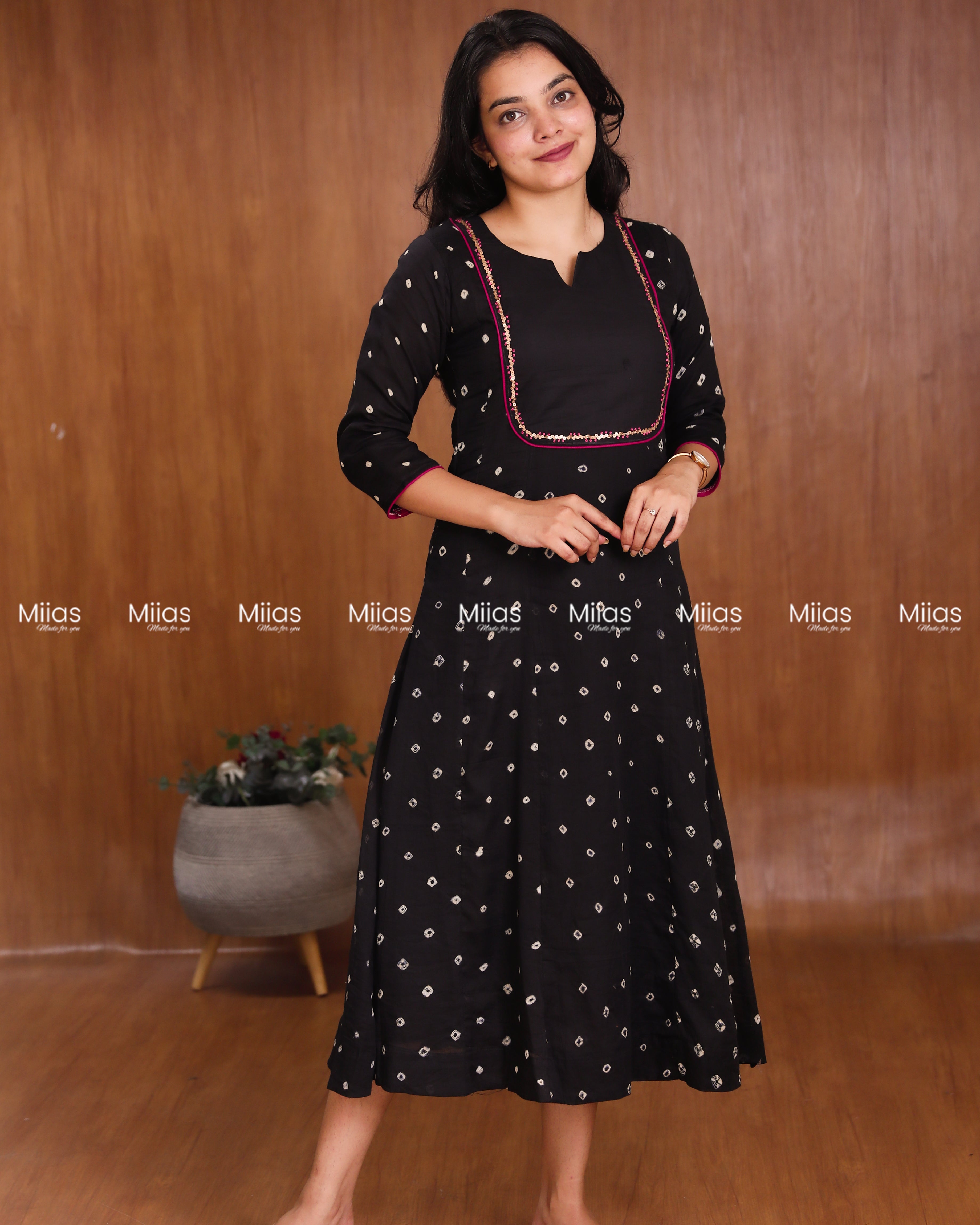 Mul Cotton Bandhani Kurti | Embroidered Yoke + Piping | Black