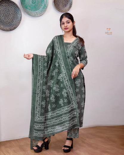 South Cotton Co-ord Set with Mirror Work and Kota check dupatta-Forest Green.