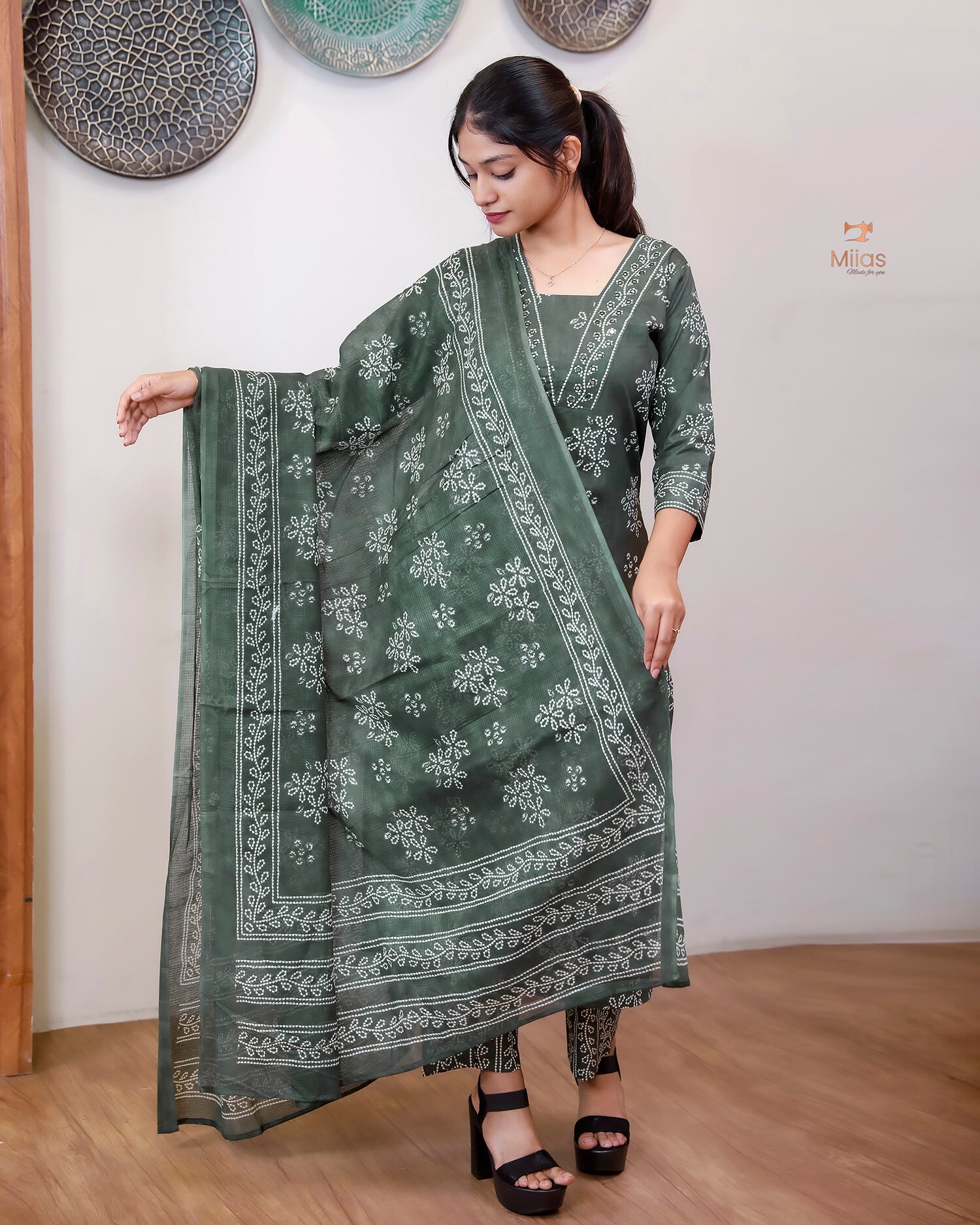 South Cotton Co-ord Set with Mirror Work and Kota check dupatta-Forest Green.