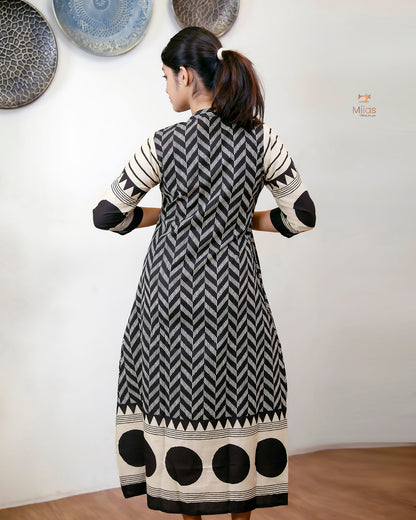 Cotton Kurti Dress: Collar Neck & Pintuck Elegance.