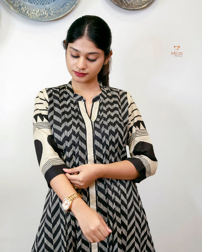 Cotton Kurti Dress: Collar Neck & Pintuck Elegance.