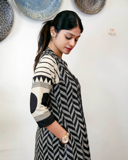 Cotton Kurti Dress: Collar Neck & Pintuck Elegance.