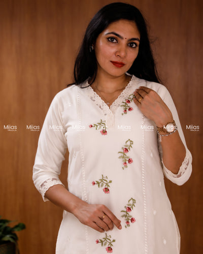 Mul Chanderi Slit Kurti | Embroidered Front + Lace Trim | Off White