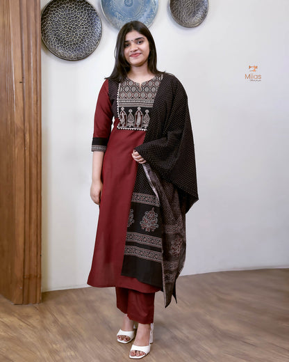 Lawn Cotton 3-Pc: Ajrakh Print Yoke & Dupatta Set-Reddish Maroon