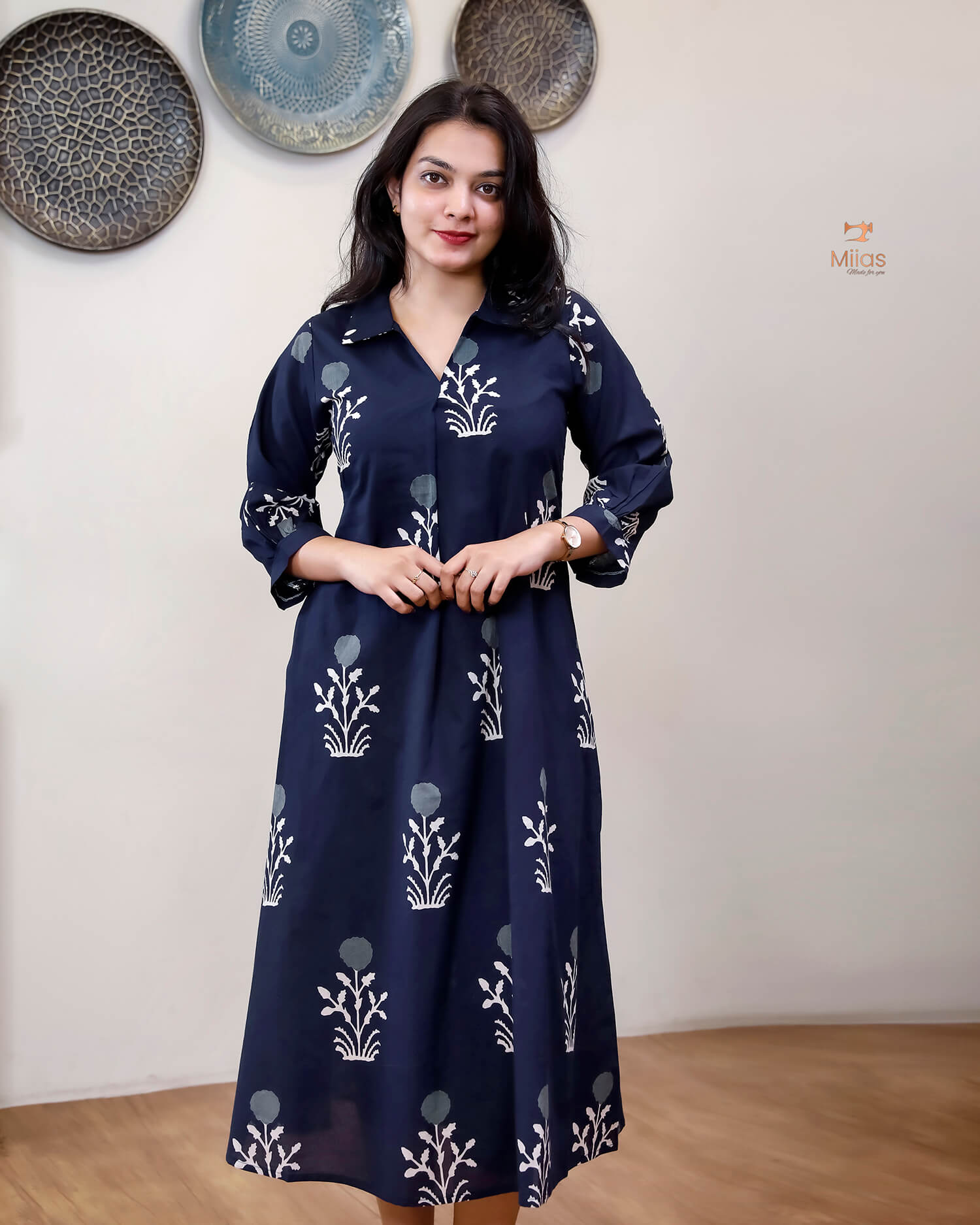 Pure Cotton Kurti with Shirt Collar & Side Pockets-Blue.