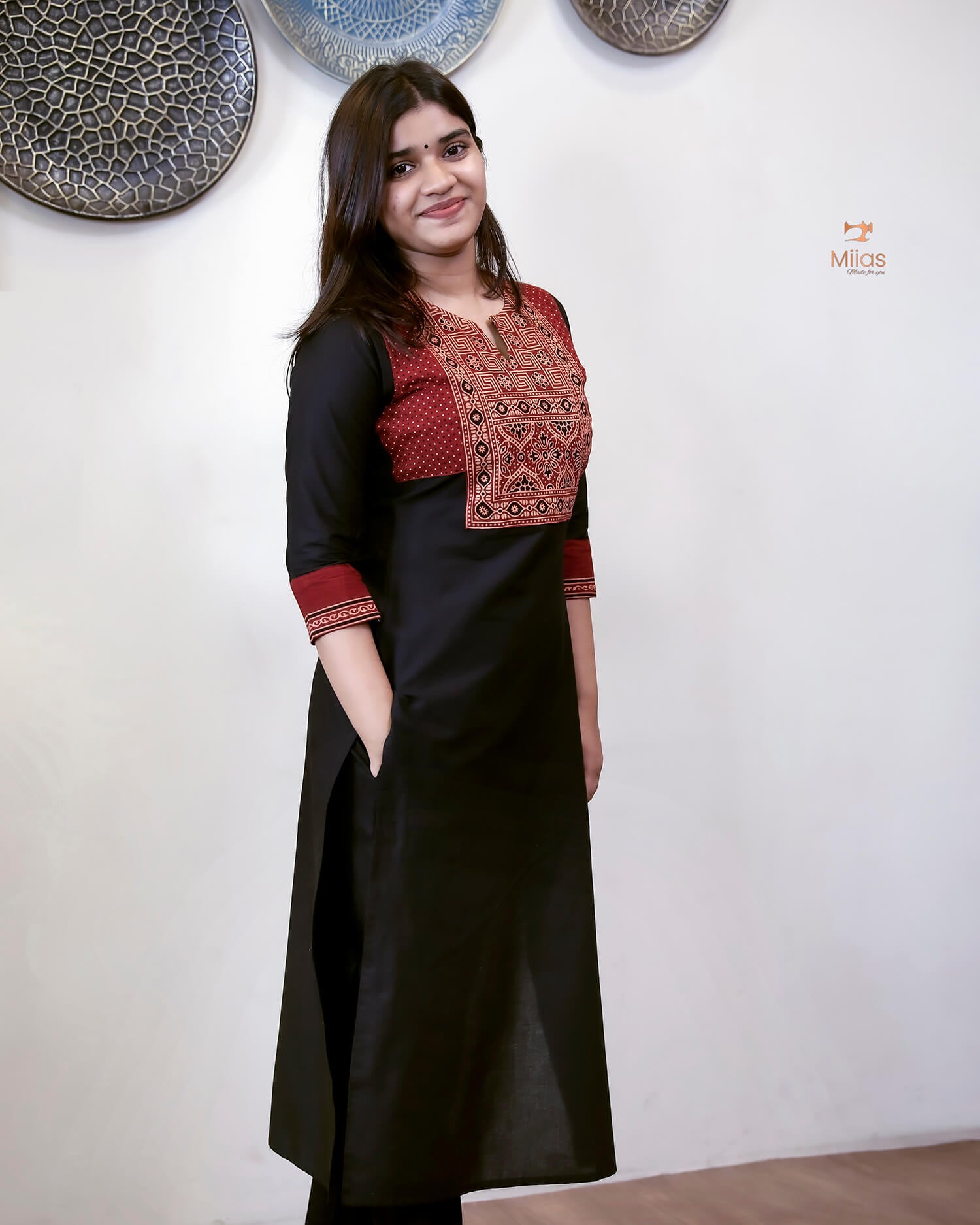 Lawn Cotton 3-Pc: Ajrakh Print Yoke & Dupatta Set-Black.