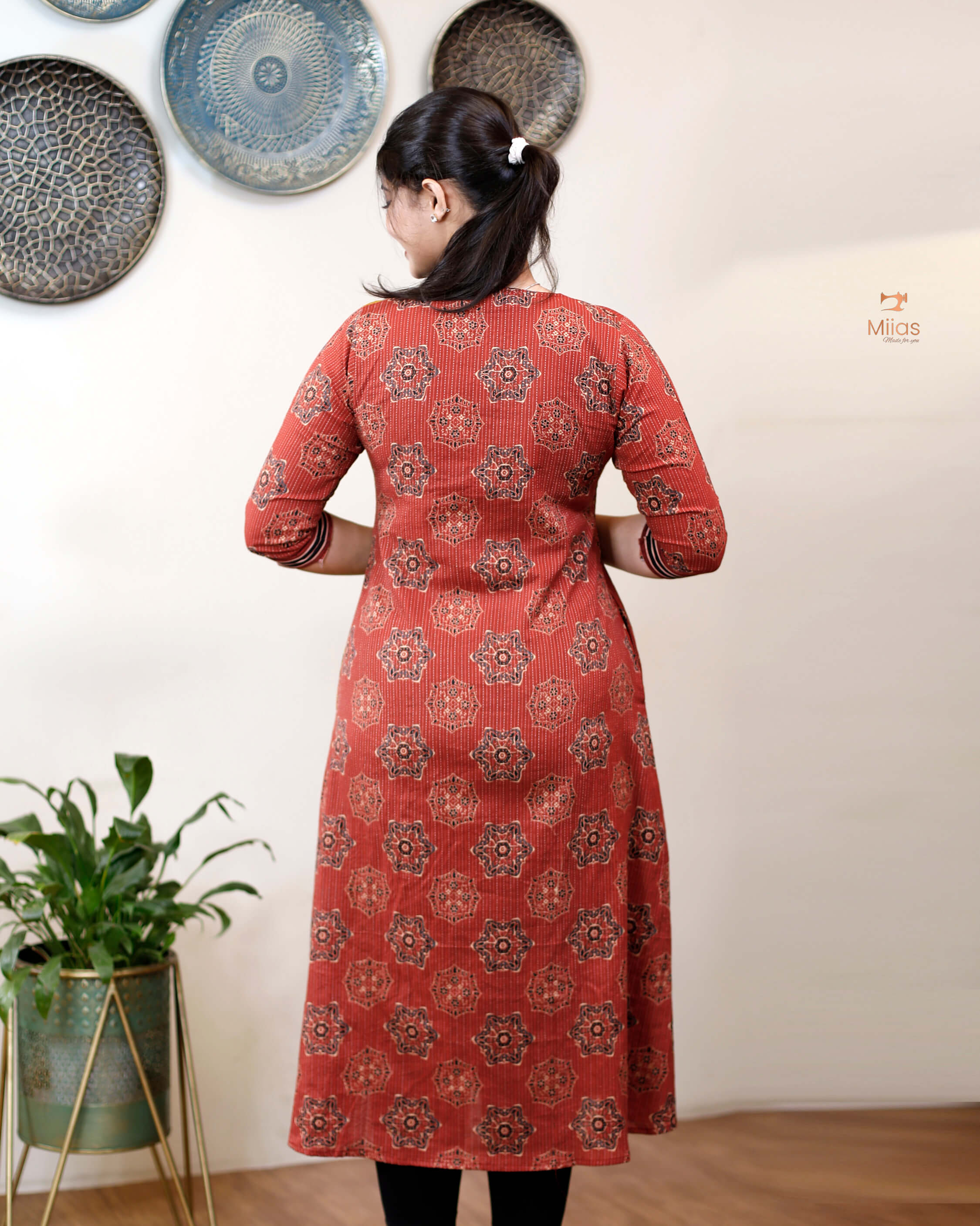 Stylish Kantha Cotton Kurti - V-Neck, Front Slit & Borders